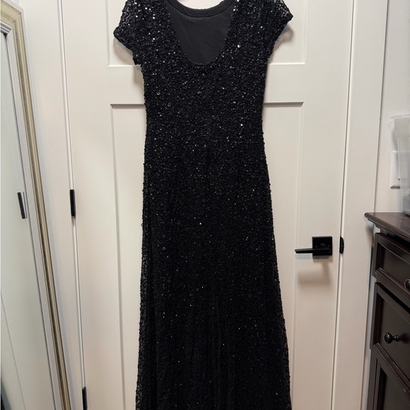 Adrianna Papell Black Sequin Cap-Sleeve Evening Dress - Picture 2 of 8